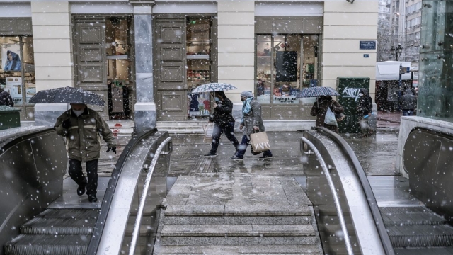 «Λευκά» Φώτα από τα Μερομήνια: «Φέρνουν χιόνι τα Θεοφάνια – Πολικό σκηνικό στο κέντρο της Αθήνας…»