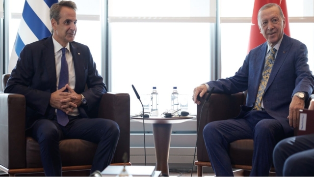 Όλα τα βλέμματα στραμμένα στην Αθήνα: Κυριάκος Μητσοτάκης και Ρετζέπ Ταγίπ Ερντογάν ανακοινώνουν σήμερα (7/12) διακήρυξη φιλικών σχέσεων Ελλάδας-Τουρκίας (video)