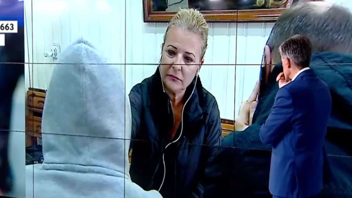 Ναύπακτος: «Φαίνονται σαν αληθινές» – Συγκλονίζει η 13χρονη που διακίνησαν «γυμνές φωτογραφίες» της σε σχολείο (video)