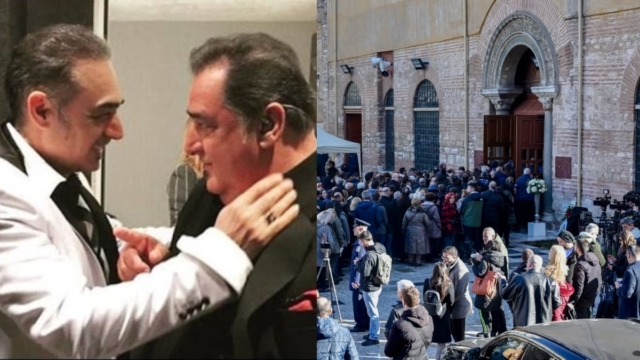 «Εμφανίστηκε» για χάρη του: Ο Νότης Σφακιανάκης ήταν παρών στο τελευταίο αντίο στον Βασίλη Καρρά (photo)