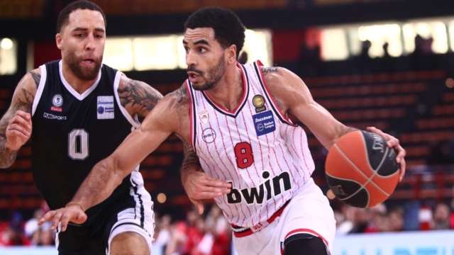 Basket League: Πίτερς-Μιλουτίνοβ έκαναν τη διαφορά για τον Ολυμπιακό στο ντεμπούτο Πετρούσεφ και Μήτρου-Λονγκ στο πρωτάθλημα (video)