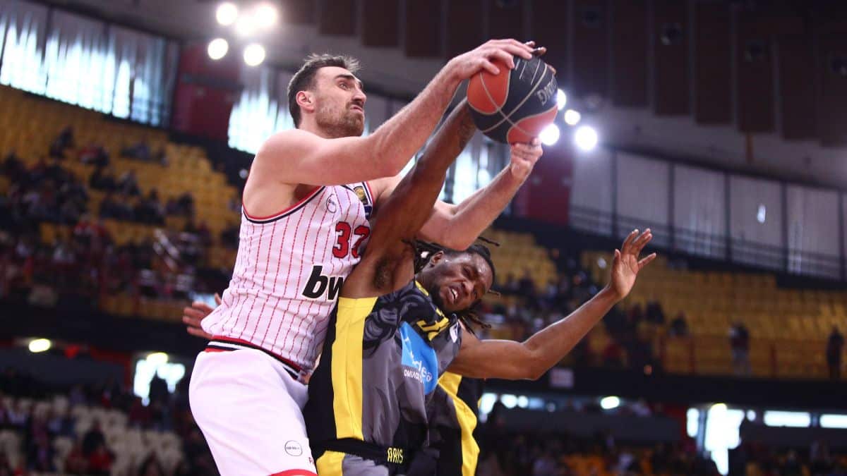Basket league / Ολυμπιακός – Άρης: Πήραν τη νίκη οι Ερυθρόλευκοι και ανέβηκαν στο 11-1 (video)