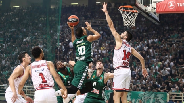 Ρεβεγιόν με άρωμα… Euroleague δίχως να δώσεις ευρώ: Οι αιώνιοι μας κρατούν συντροφιά τα  Χριστούγεννα