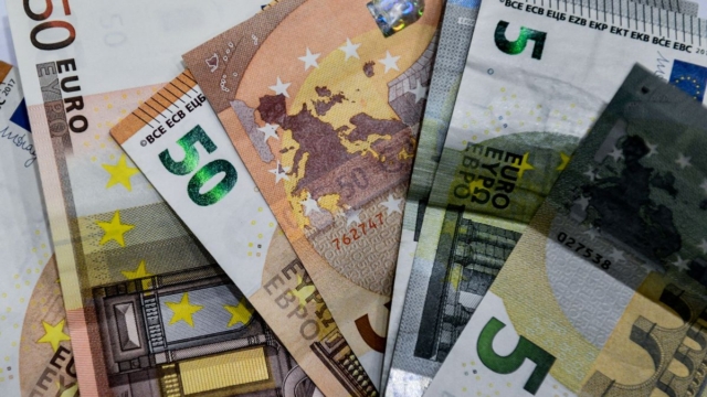 72 ώρες «βροχής» χρημάτων: Μπαράζ πληρωμών – Ποιοι… πάνε ταμείο μέχρι 29 Δεκεμβρίου