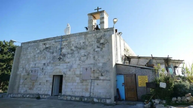 Πόλεμος στο Ισραήλ: Η Χεζμπολάχ επιτέθηκε σε Eλληνορθόδοξη εκκλησία της Παναγίας με αντιαρματικό πύραυλο – Ένας τραυματίας