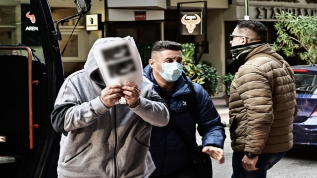 Κύκλωμα κοκ@ΐνης: Στη φυλακή οι 10 συλληφθέντες,  ανάμεσά τους και οι κατηγορούμενοι Λιμενικοί – Η σοκαριστική δράση της συμμορίας στον Πειραιά (video)