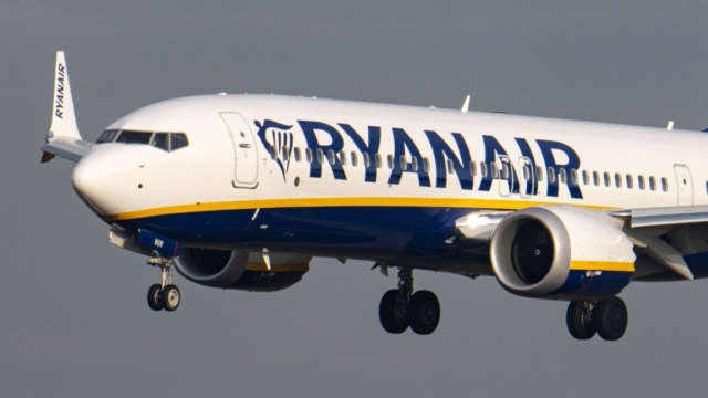 Προσφορά-σοκ της Ryanair: Εισιτήρια από 16,99 ευρώ για 8 προορισμούς!