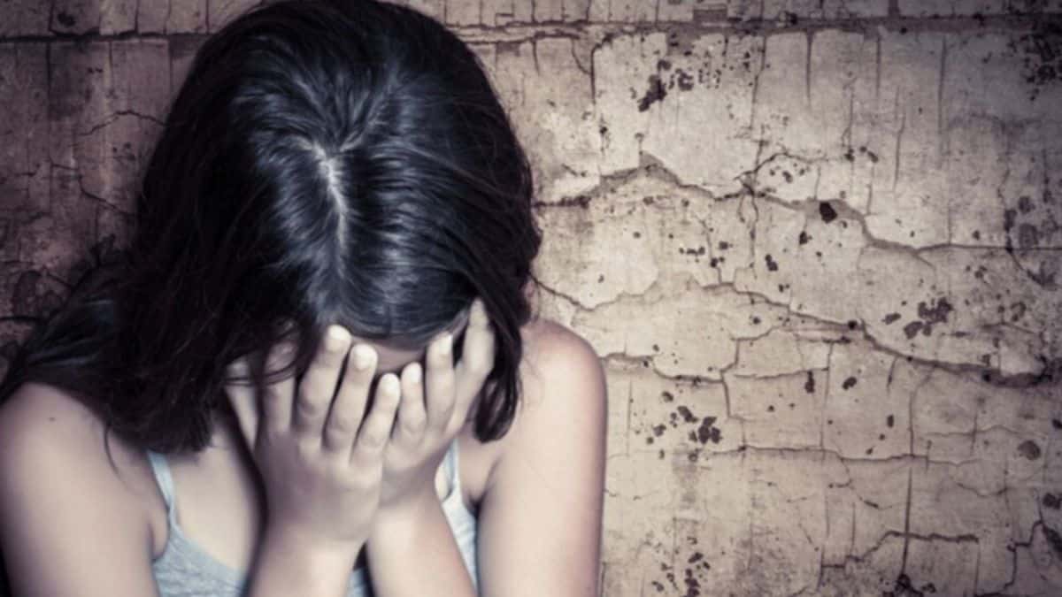 Σοκ στην Αμαλιάδα: 90χρονος ασέλγησε σε 16χρονη