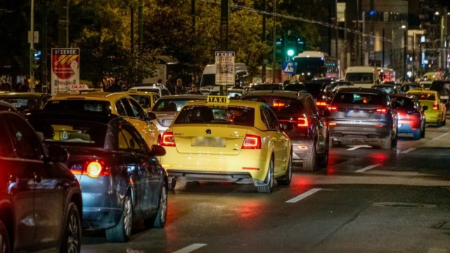 Σοκ στο Κερατσίνι: Γυναίκα εντοπίστηκε ημίγυμνη και χωρίς αισθήσεις σε ταξί – Ήταν υπό την επήρεια αλκοόλ