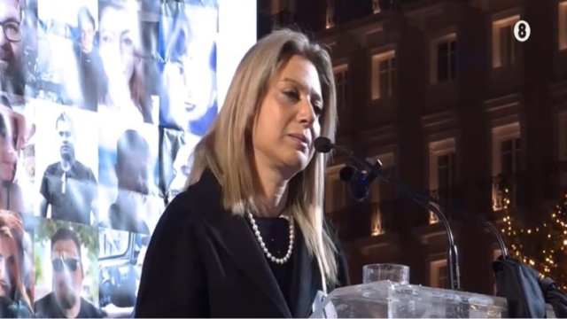 «Κήδεψα μόνο μερικά κόκκαλα! Καμία μάνα να μην πάθει αυτό που πάθαμε» – Συγκίνησε όλη την Ελλάδα η μητέρα της 20χρονης Μάρθης που σκοτώθηκε στα Τέμπη (Video)