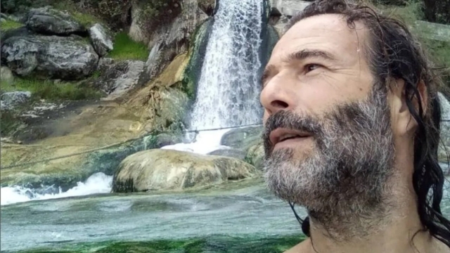 Θανάσης Ευθυμιάδης: «Μετονομάσαμε το φυσιολογικό σε εναλλακτικό και το αφύσικο σε φυσικό. Δεν υπάρχει πλέον η λέξη έρωτας, αλλά μόνο η λέξη σ@ξ» (photo)