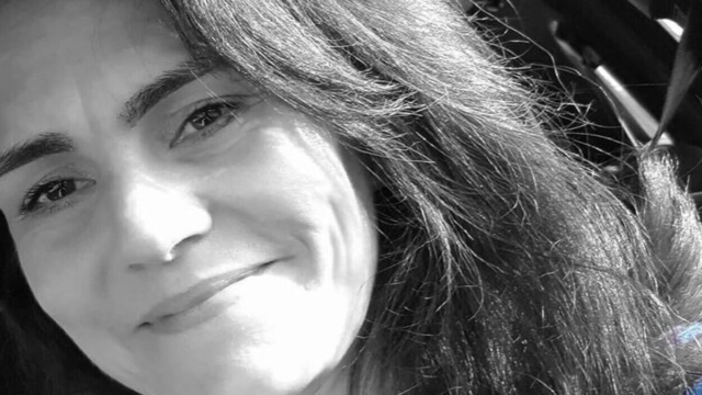 Θεσσαλονίκη: Σοκάρει η περιγραφή του κηπουρού που βρήκε κατακρεουργημένη την 50χρονη – «Αίματα και σημάδια παντού – Τα παπούτσια έλειπαν, το σώμα γεμάτο τρύπες» (video)