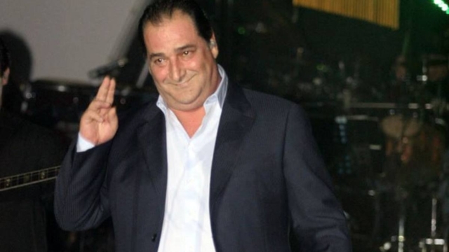 Κατέρρευσε ο βαφτισιμιός του Βασίλη Καρρά: «Η Ελλάδα κλαίει – Ένας σπουδαίος και καλός άνθρωπος, μια μεγάλη ψυχή»