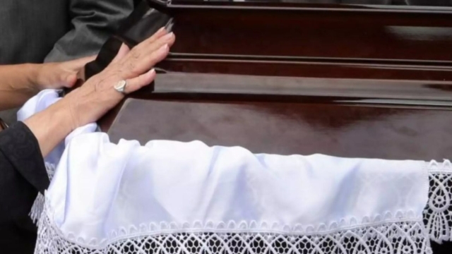 «Κωμικοτραγωδία» στην Ζάκυνθο: Οικογένεια ανακάλυψε μετά την εξόδιο ακολουθία ότι κήδευε μία ξένη