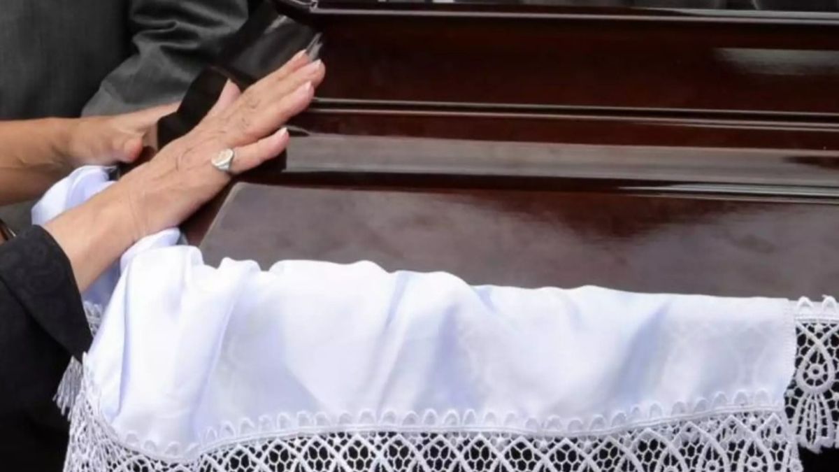 «Κωμικοτραγωδία» στην Ζάκυνθο: Οικογένεια ανακάλυψε μετά την εξόδιο ακολουθία ότι κήδευε μία ξένη
