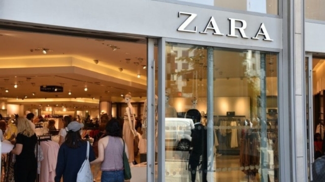 Όλοι θα νομίζουν ότι τα χρυσοπλήρωσες: 5 φορέματα από το ZARA με 22,99 ευρώ που θα σε βγάλουν ασπροπρόσωπη τις γιορτές