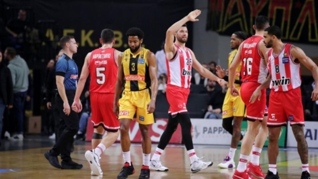ΑΕΚ – Ολυμπιακός 80-92: Παπανικολάου, Γκος και ΜακΡέι «καθάρισαν» το ντέρμπι για τους ερυθρόλευκους (videos)
