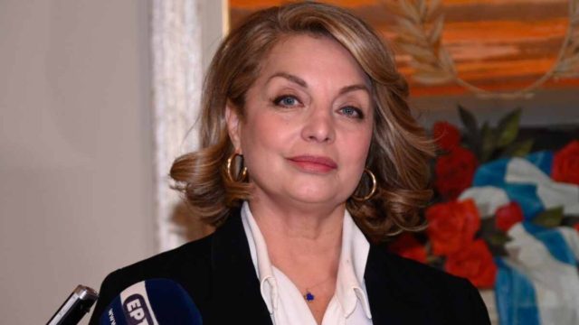 Σαν δίδυμα: Η Άντζελα Γκερέκου μας συστήνει τον αδερφό της, Αλέξανδρο – Η απίστευτη ομοιότητα (photo)