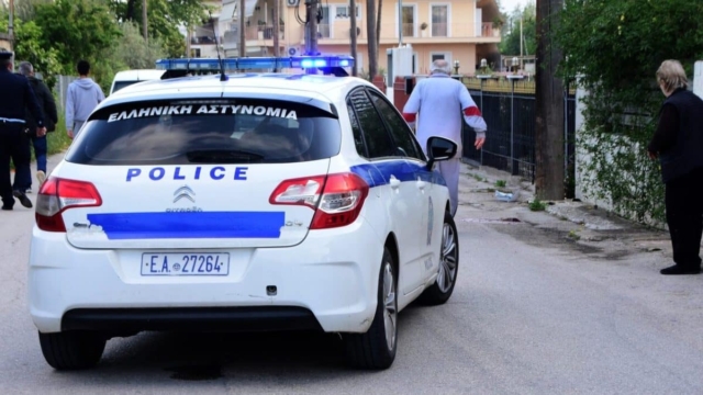 Αιματηρό επεισόδιο στο Ίλιον: «Είχαν παρεξηγηθεί για μία κοπέλα» – Τα λόγια του πατέρα του 14χρονου που μαχαιρώθηκε