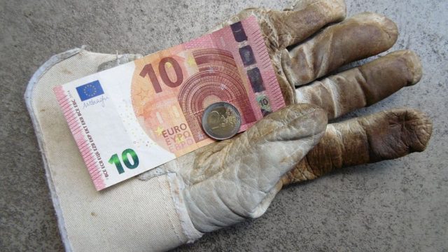 Κατώτατος μισθός: Στόχος να φτάσει τα 820 ευρώ – Εκτιμήσεις για αύξηση 5%
