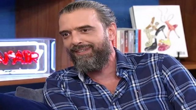 Σωτήρης Τσαφούλιας: Μανεκέν οι κόρες του! Δείτε για πρώτη φορά τα “αγγελούδια” του μαζί τη σύντροφό του, Άννα Μενενάκου (photos)