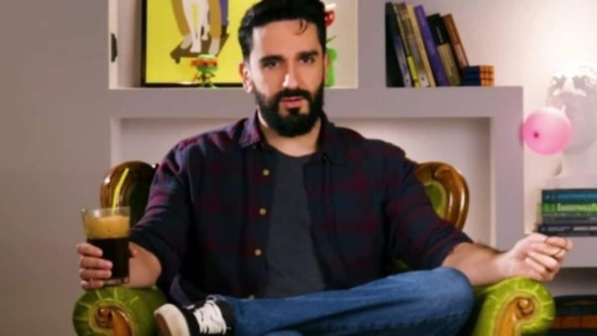 Διονύσης Ατζαράκης: Το νέο viral βίντεο για τον «Ελληνάρα» που κρίνει τον Λάνθιμο – «Να δω την Έμμα Στόουν να χορεύει σαν παρτσακλό;»