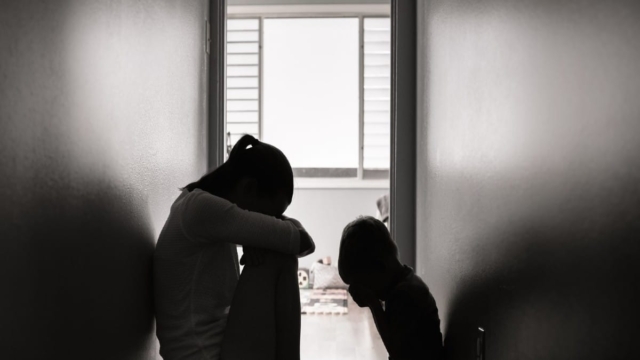 «Τα Χριστούγεννα γκρεμίστηκαν όλα και έφυγα από το σπίτι» – Εξομολόγηση 42χρονης για την μοναξιά στον γάμο της και την επόμενη μέρα μετά το διαζύγιο