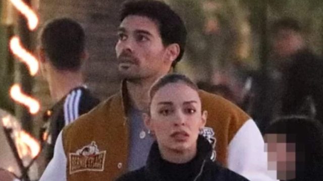 Ελένη Φουρέιρα & Αλμπέρτο Μποτία: Σπάνια εμφάνιση με τον 11 μηνών μπέμπη τους στη Γλυφάδα (photos)