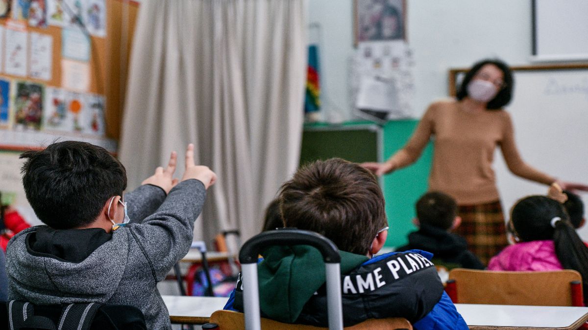 Σχολεία: Ειδικές συστάσεις ΕΟΔΥ για το άνοιγμά τους – Τα 12 μέτρα για την μείωση μετάδοσης λοιμώξεων (video)