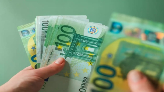 Επίδομα 300 ευρώ με μία κατάθεση – Ποιοι και πώς το λαμβάνουν άμεσα