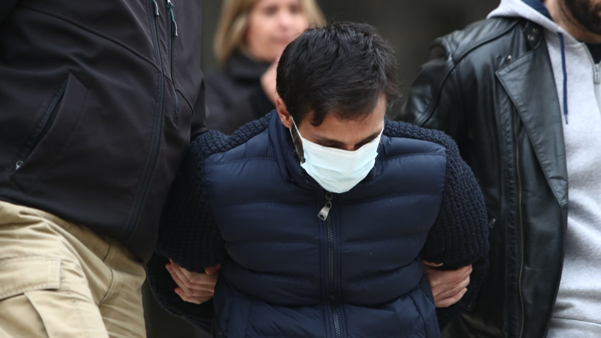 Γυναικοκτονία στη Θεσσαλονίκη: Στη φόρα το παρελθόν του 39χρονου – Έψαχνε το μωρό που είχε αποκτήσει και είχε πεθάνει (video)