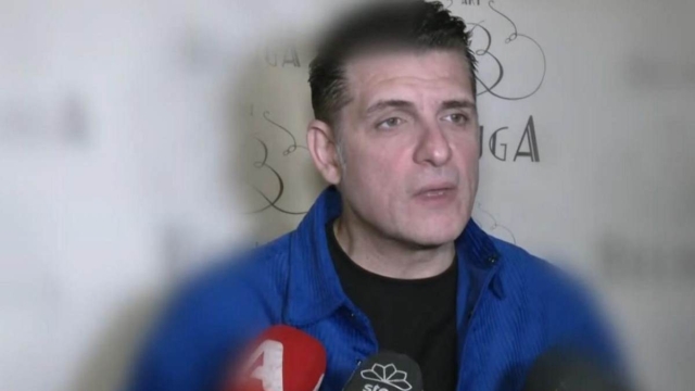 Χρίστος Αντωνιάδης: «Μου λείπουν πολύ τα παιδιά μου, η γυναίκα μου μετακόμισε μαζί τους εκτός Αθηνών»