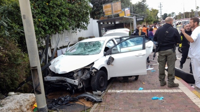 Συναγερμός στο Τελ Αβίβ: Αυτοκίνητο έπεσε πάνω σε πλήθος – Τουλάχιστον 17 τραυματίες (video)