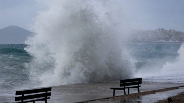 Καιρός σήμερα 24/1:  Ισχυροί άνεμοι με λίγα σύννεφα και τσουχτερό κρύο – Που θα βρέξει;