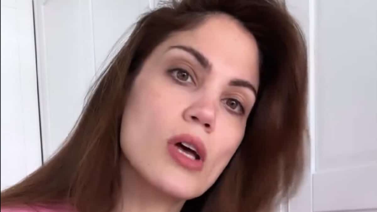 «Κράζετε τους άντρες αλλά αν δεν ήταν αυτοί, ποιος θα σας προστάτευε;» – Το μήνυμα και η “πληρωμένη” απάντηση της Μαίρης Συνατσάκη (Video)