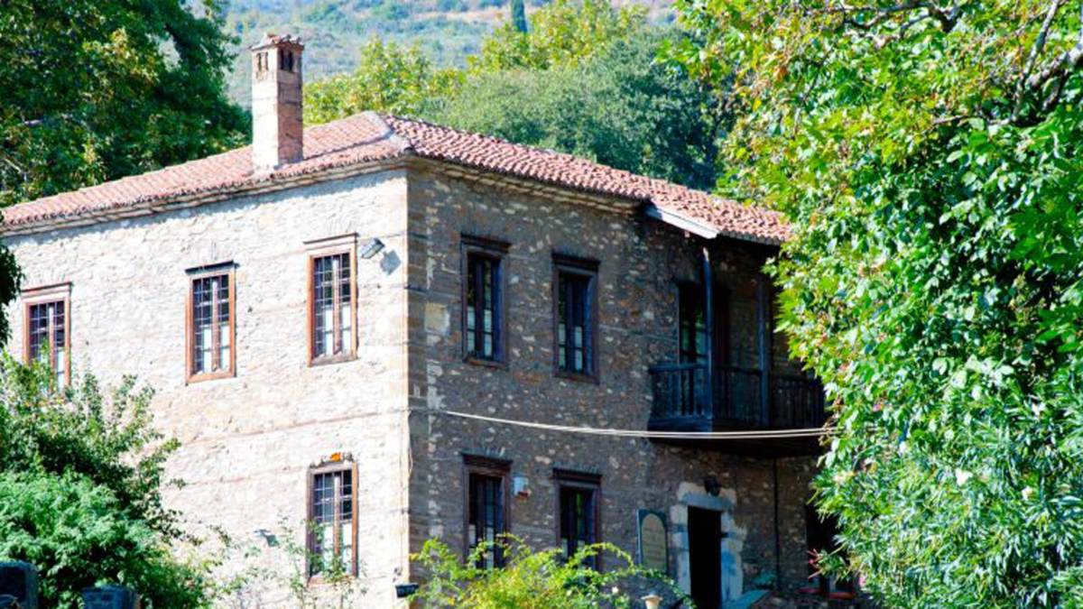 Μεταξοχώρι: Το πανέμορφο χωριό του Κισσάβου με τα λιθόστρωτα σοκάκια