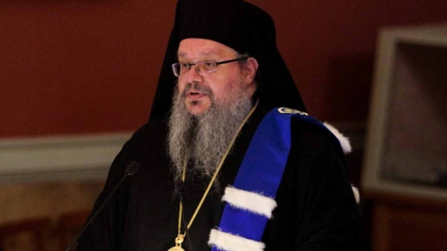 Μητροπολίτης Λαρίσης για ομόφυλα ζευγάρια:  «Αν αύριο ζητήσει κάποιος να κάνει γάμο με το δέντρο, θα πούμε και σε αυτό ναι;»