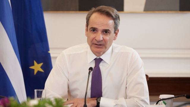 Μητσοτάκης για ομόφυλα ζευγάρια: Ναι στην ισότητα των γάμων – Όχι στην παρένθετη μητέρα (video)
