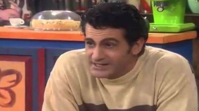 Άσπρα μαλλιά, μούσια, ένας άλλος: Τον «Αστέρη» από το «Καφέ της Χαράς» δεν τον αναγνωρίζει σήμερα ούτε ο Πώποτας