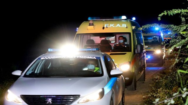 Φρίκη στη Θεσσαλονίκη: Κρατούσε νεκρή την αδερφή του μέσα στο σπίτι – Ήταν καλυμμένη με κουρτινόξυλα, Σταυρό και εικόνες της Παναγίας