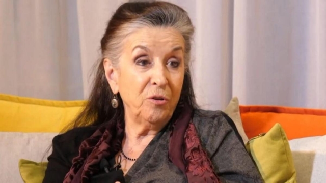 Συγκινεί η Νένα Μεντή: «Ακόμα δεν έχουμε τελειώσει με την αρρώστια του άντρα μου, είναι κάτι πάρα πολύ δύσκολο»