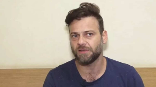 Ορέστης Τζιόβας: «Δεν θα έκανα σχέση με άτομο του ίδιου φύλου, είναι πειραματικό για εμένα, μου αρέσουν πιο πολύ οι γυναίκες»