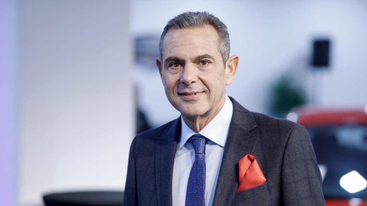 Θα τρίβετε τα μάτια σας: Η σπάνια εμφάνιση του Πάνου Καμμένου στο κέντρο της Αθήνας