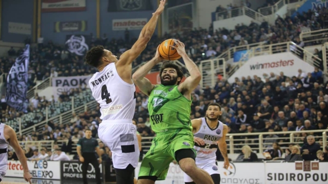 ΠΑΟΚ – Τόφας (63-95) : Έπεσε χωρίς μάχη και ψάχνει την υπέρβαση (video)