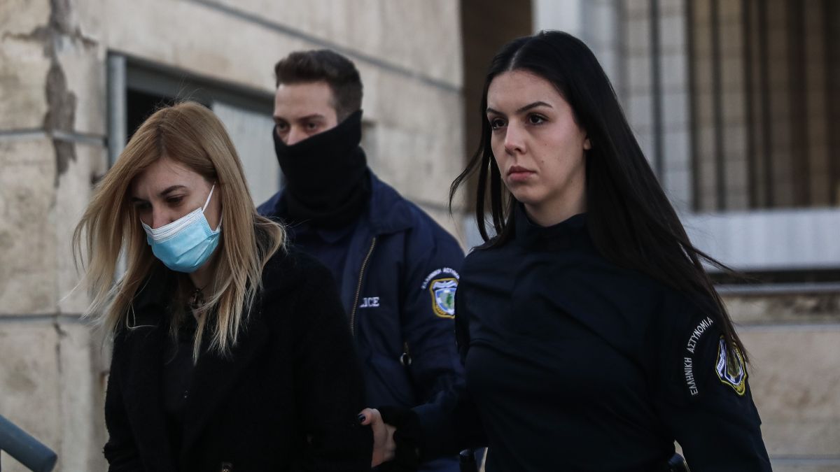 Ρούλα Πισπιρίγκου: «Κόλαφος» στην απολογία της η «μάνα της Πάτρας» – «Στην ΓΑΔΑ με χτύπησαν για να ομολογήσω – Ο Μάνος έδωσε την κεταμίνη» (video)