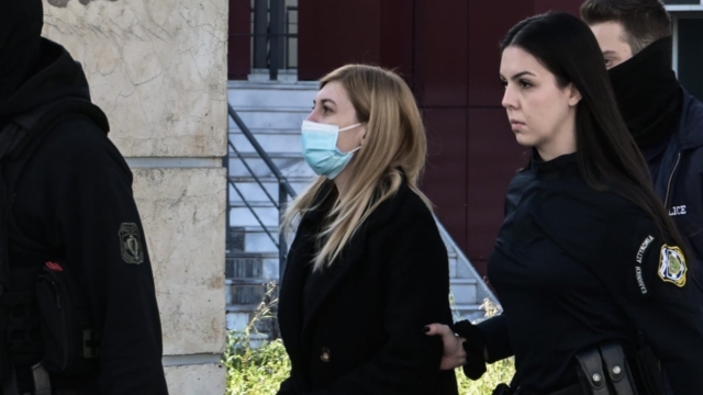 Ρούλα Πισπιρίγκου: «Ακόμη κι αν άλλαξα από λάθος τη δοσολογία φαρμάκου το παιδί δεν πέθανε στα χέρια μου – Με ταπεινώνετε συνεχώς και με ειρωνεύεστε»