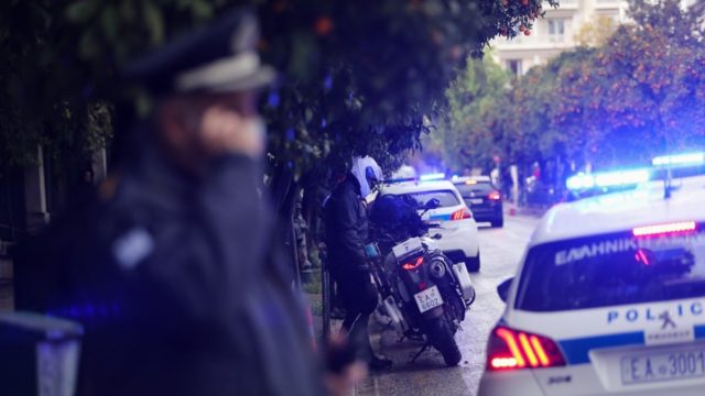 Σαλαμίνα: Η δράση των δύο εκβι@στών αστυνομικών και οι «ταρίφες» – Βρέθηκαν με πάνω από €30.000 και ποσότητα κ@νν@βης
