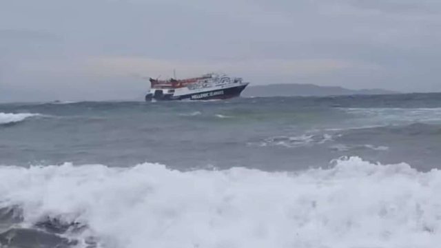 Βίντεο που κόβει την ανάσα στα νερά του Αιγαίου: Η στιγμή που το «Skiathos Express» παλεύει με τα κύματα ανοιχτά της Σκοπέλου