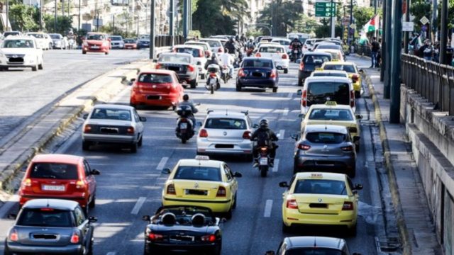 Τέλη Κυκλοφορίας: Ξεκίνησε η αντίστροφη μέτρηση για την πληρωμή τους – Όσα πρέπει να γνωρίζετε για τον τρόπο καταβολής και τα πρόστιμα