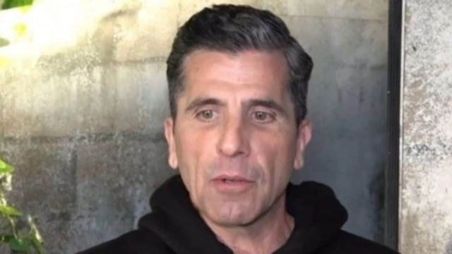 «Λύγισε» ο Θανάσης Βισκαδουράκης: «Ο γιος μας μάς έφερε ακόμα πιο κοντά, γιατί το θέλαμε πολύ και οι δύο – Ήρθε δύσκολα, ταλαιπωρηθήκαμε»